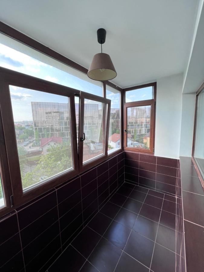 3 Rooms Apartment Palace View Iasi Bagian luar foto