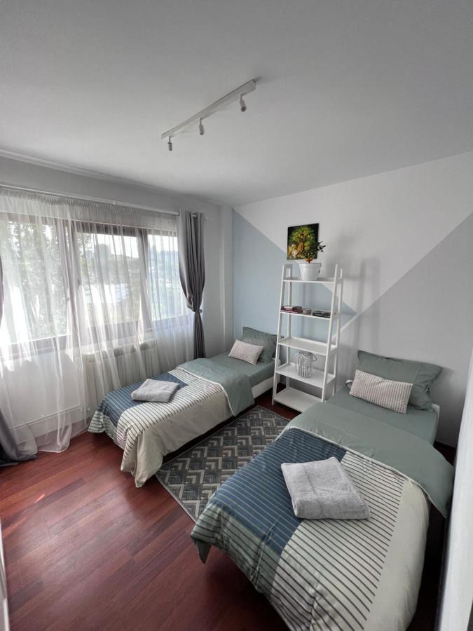 3 Rooms Apartment Palace View Iasi Bagian luar foto
