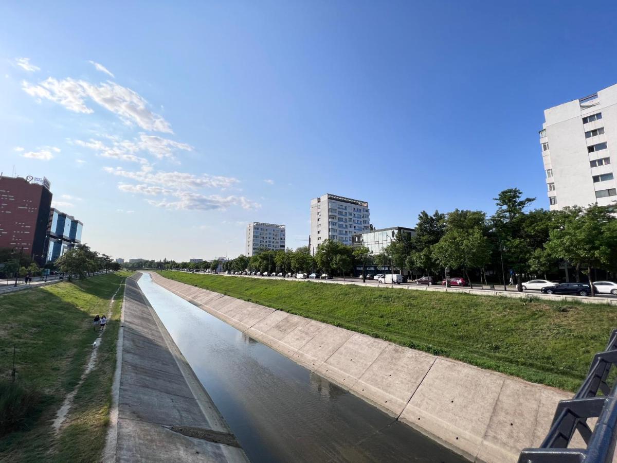 3 Rooms Apartment Palace View Iasi Bagian luar foto