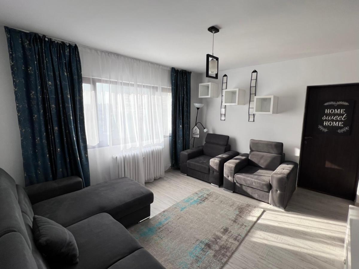 3 Rooms Apartment Palace View Iasi Bagian luar foto