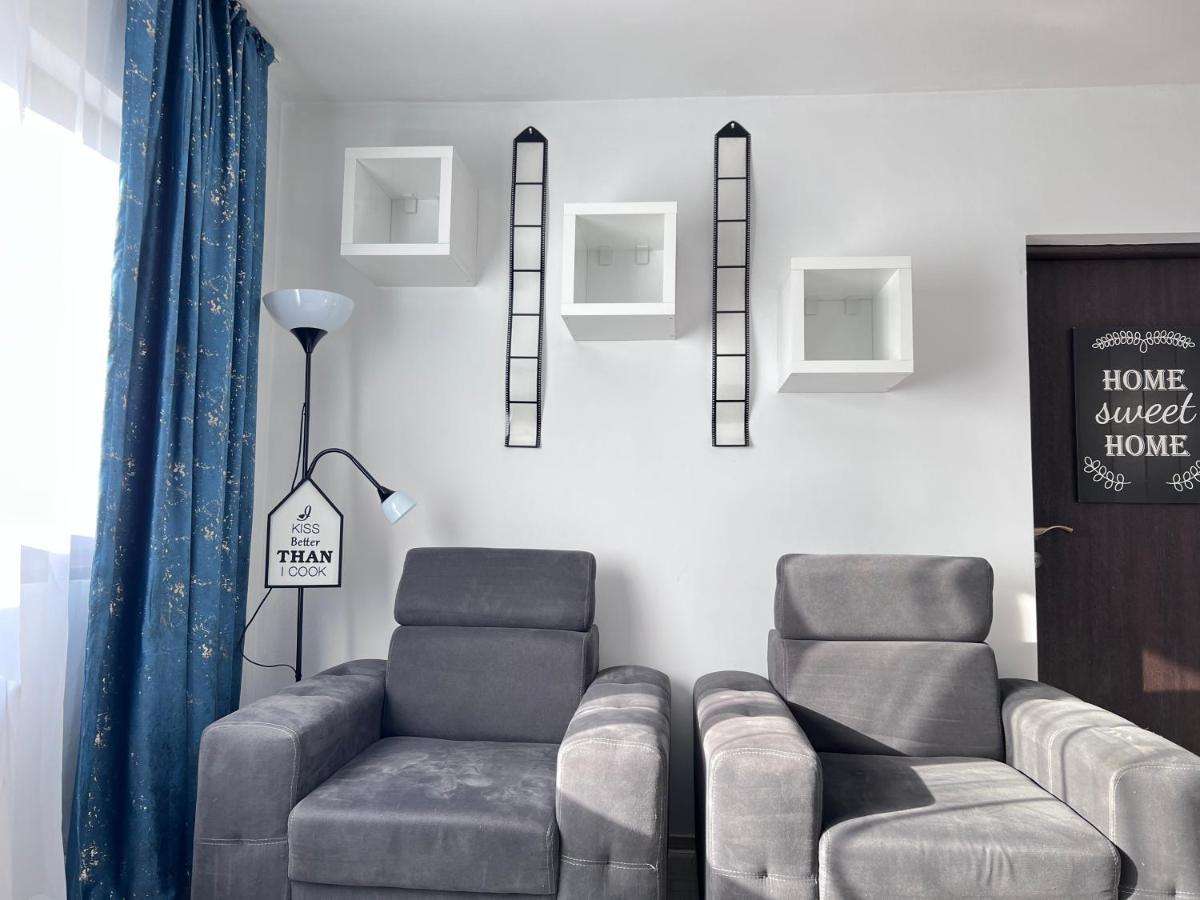3 Rooms Apartment Palace View Iasi Bagian luar foto
